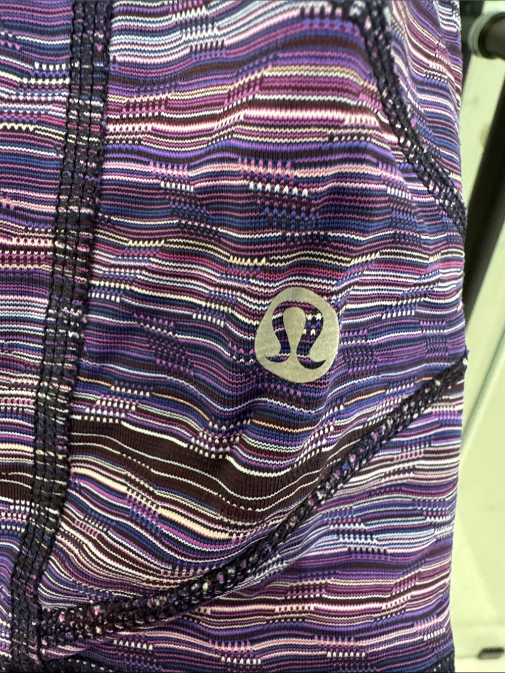 Lululemon women’s Purple Patterned leggings with pockets